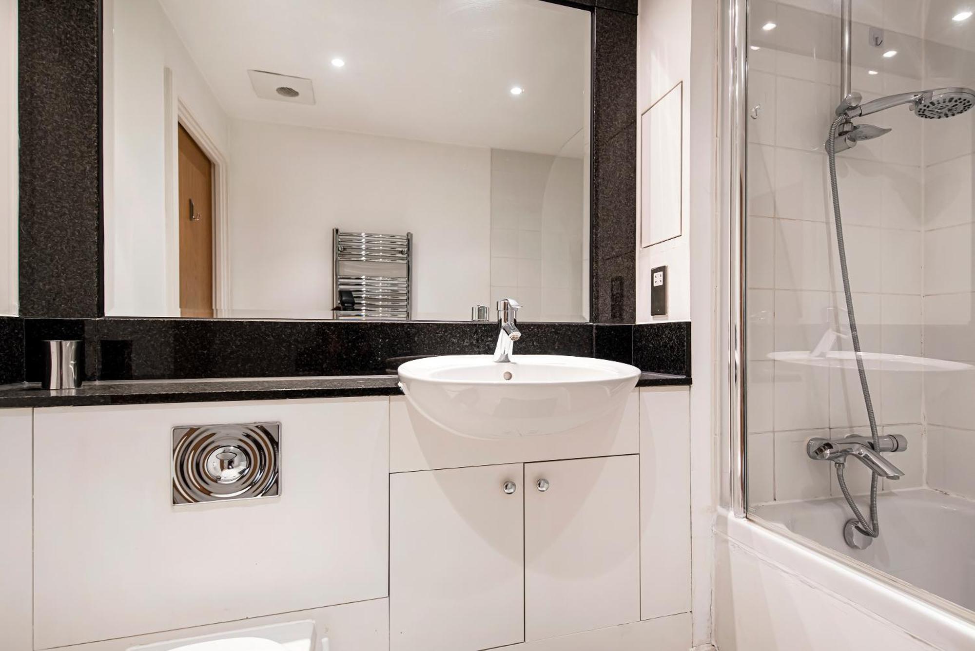 Central 2 Bed With Large Terrace Londen Buitenkant foto